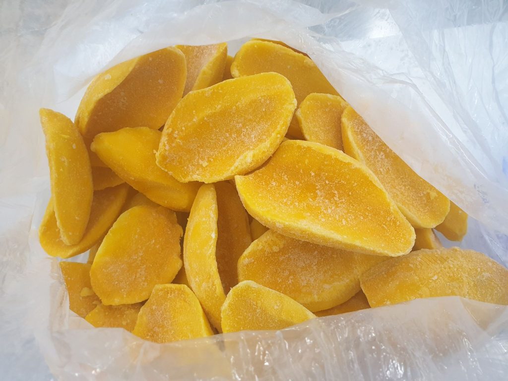 Frozen Mango Half cut
